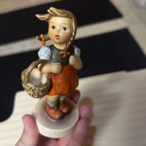 Vintage Hummel Figurine